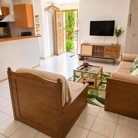 Elegant 2-bedroom With Pool And Access On Foot Belgodère